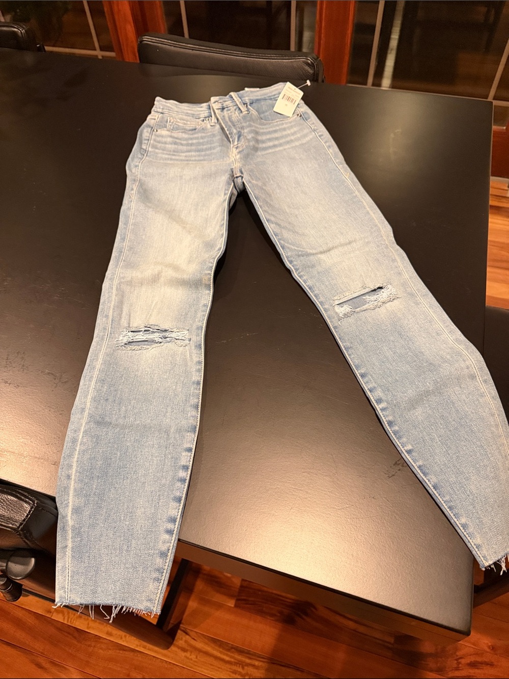 Good American Light Wash Distressed Women’s Jeans
